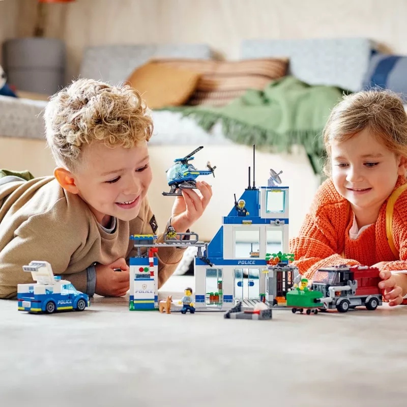LEGO City 60316 politseijaoskond