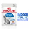 Märg kassitoit Royal Canin Indoor Sterilized 85 g kott — täiskasvanud toas elavatele kastreeritud kassidele, linnuliha maitsega, pakendis 12 x 85 g