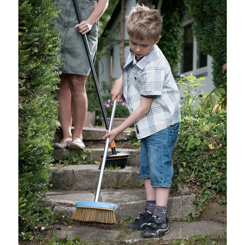 Fiskars MyFirst Kinder-Besen lastehari, sinine, pikkus 980 mm, plastikraam ja vars, 1 tk