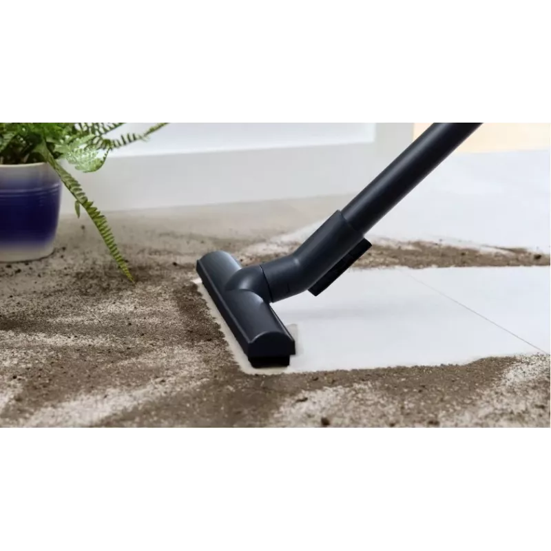 Tolmuimeja Bosch BGB 41RD3H — 600 W, 4 L tolmukott, HEPA filter, 11 m tööraadius, teleskooptoru, punane
