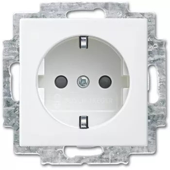 Pistikupesa Busch-Jaeger tüüp F 2P+E 16 A 250 V Valge