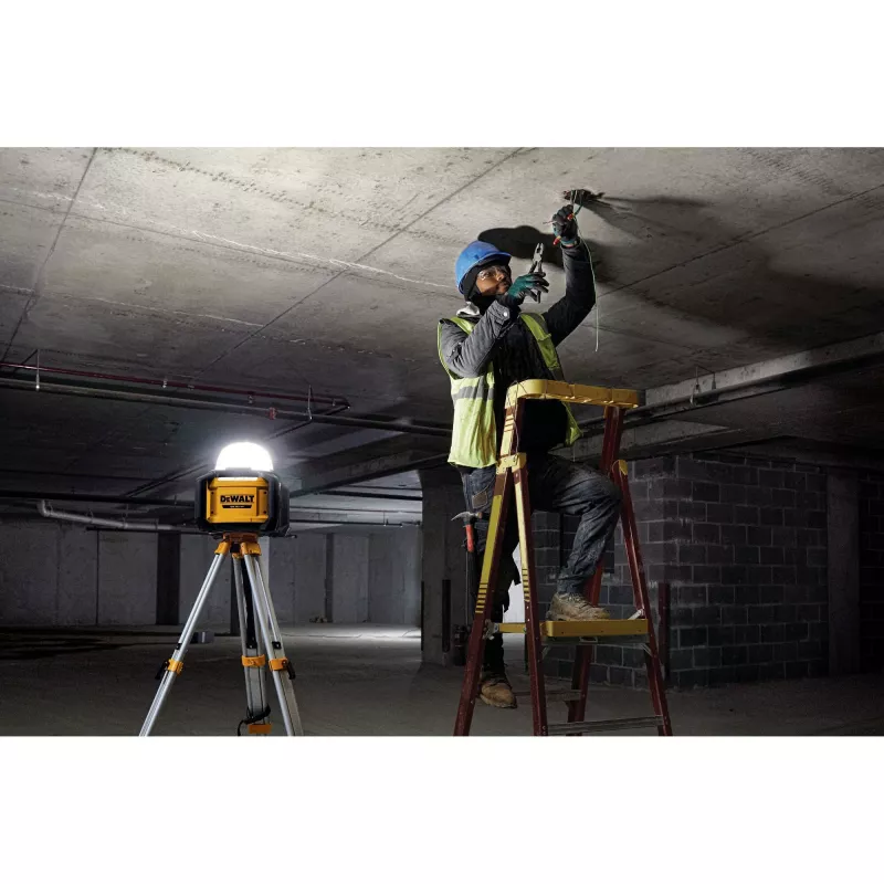 DeWalt juhtmeta ehitusprožektor