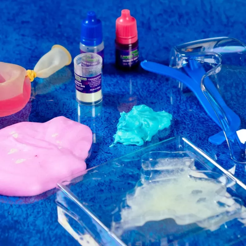 Teaduskomplekt Liscianigiochi Crazy Science Slime in the dark 304-PL89239 — pimedas helendava lima katsekomplekt