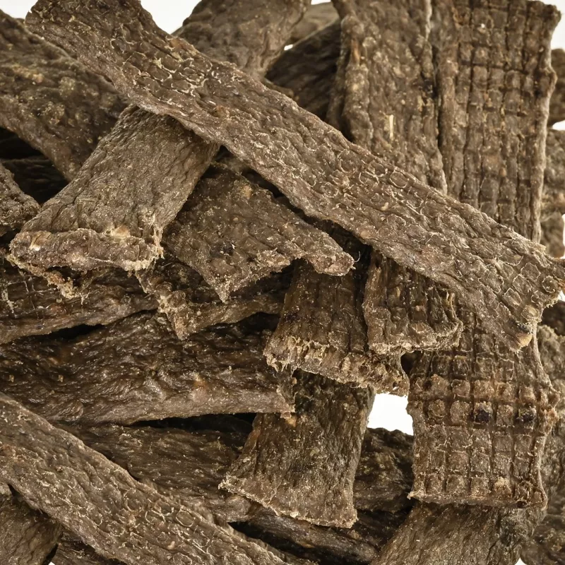PETITTO Kuivatatud liharibad ulukilihast kanepiga - koeramaius - 400g