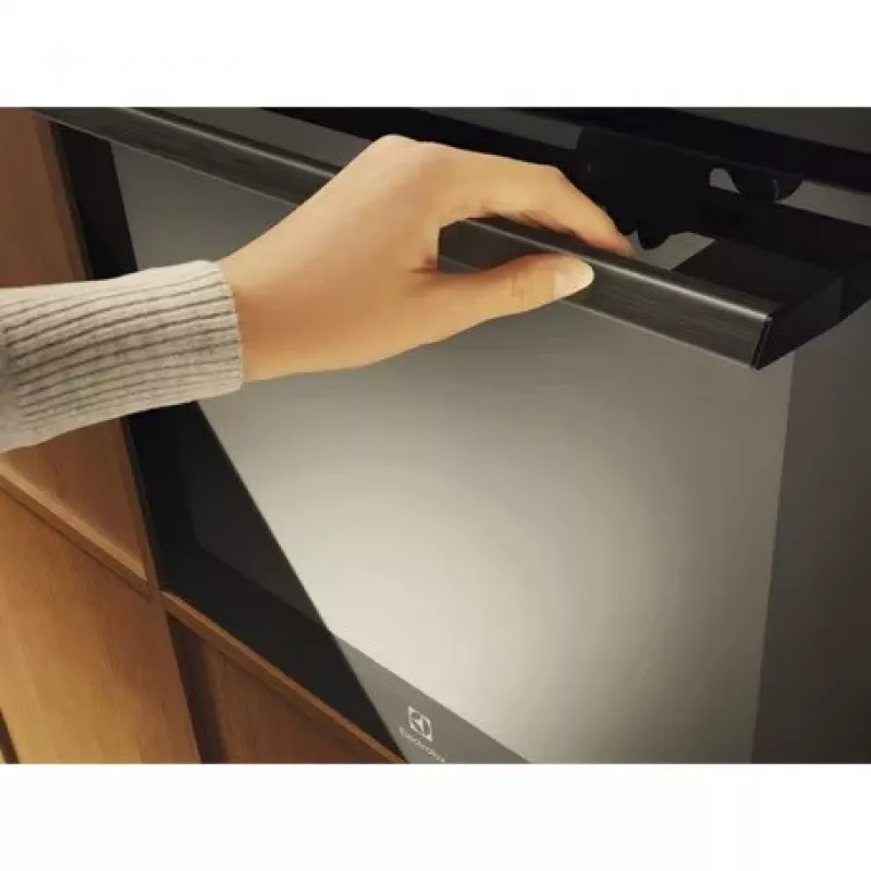 Sisseehitatav elektripliit Electrolux LOE8H39Z — 72 L, pürolüütiline, konvektsioon, grill, TFT-ekraan, A+