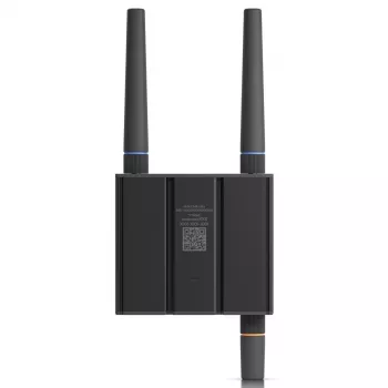 Mobiilsidevõrgu ruuter Ubiquiti UMR-Ultra — 4G LTE, NanoSIM, 2,4 GHz Wi‑Fi (802.11g), 2x RJ‑45, 3 välist SMA antenni, 5–30 V DC