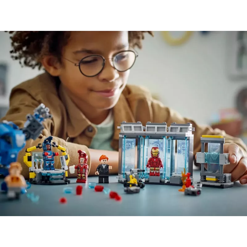 LEGO mängukomplekt Marvel: Raudmehe labori raudrüüsaal 76315 — 384 osa, 5 minifiguuri, vitriiniala