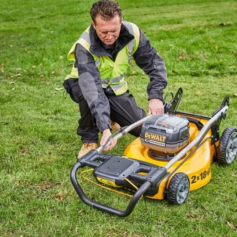 Käsikäiguga muruniiduk DeWALT DCMW564P2-QW