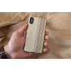 man and wood nutikorpust iPhone X/XS-ile — vintage oliivmust