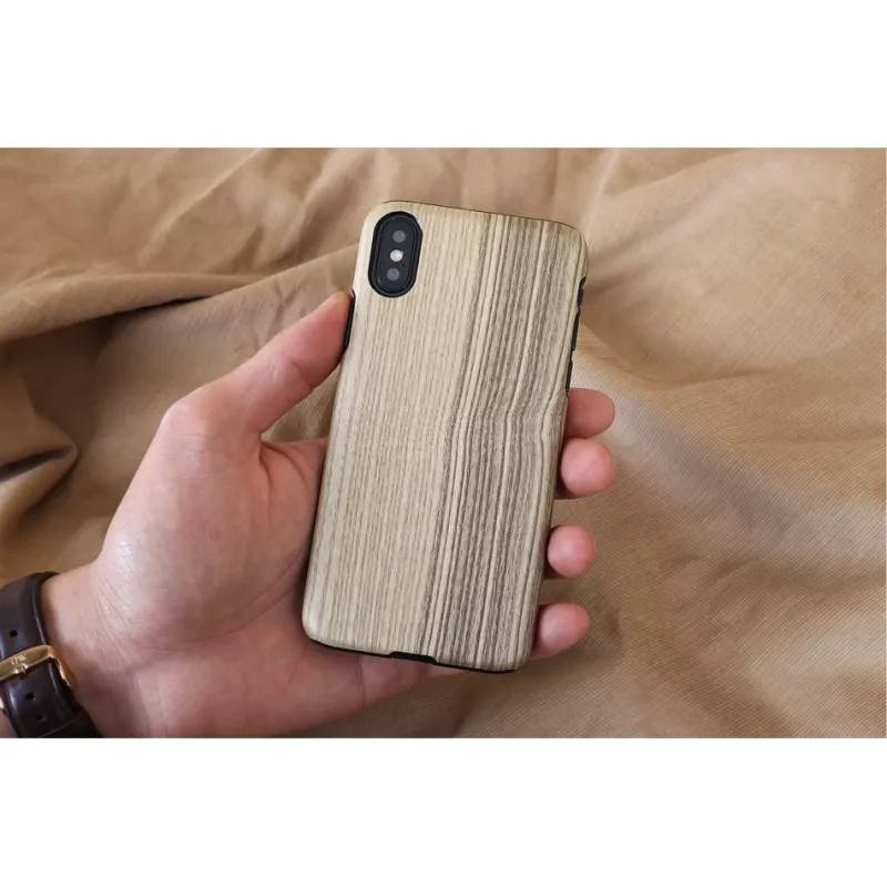 man and wood nutikorpust iPhone X/XS-ile — vintage oliivmust
