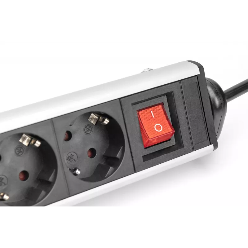 Digitus 6-suunaline kontori pikendusjuhe 3 USB pordiga 1,5 m kaabel