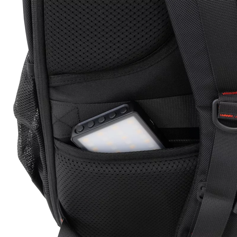 Seljakott White Shark VOYAGER GBP-012 — must, vastupidav veekindel disain