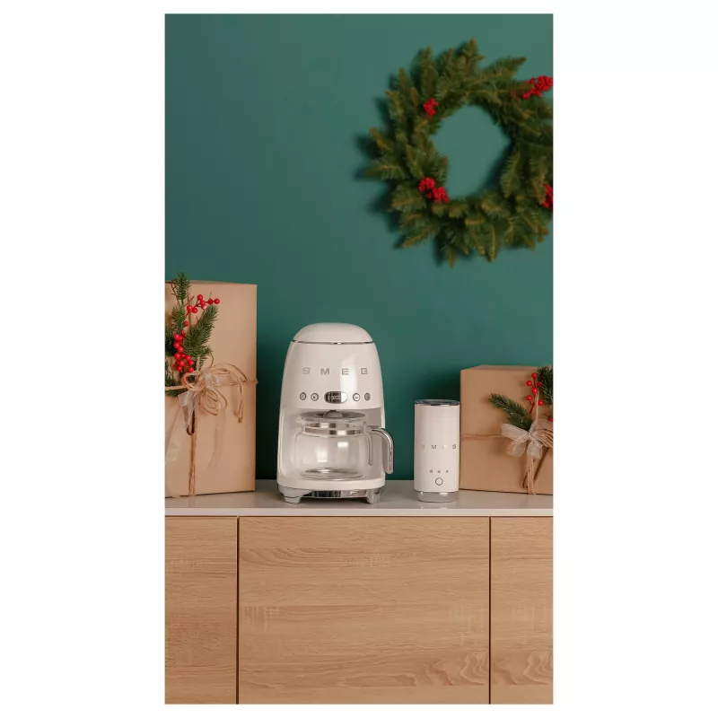 Smeg 50's Style DCF02CREU kohvimasin 1,25 liitrit kreemjas