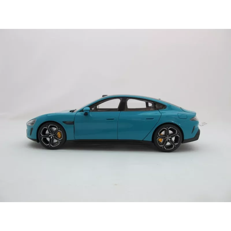 Die-cast 1:18 mõõtkavas mudelauto Xiaomi SU7 — kokkupandud klassikaline auto, 278×108×81,5 mm