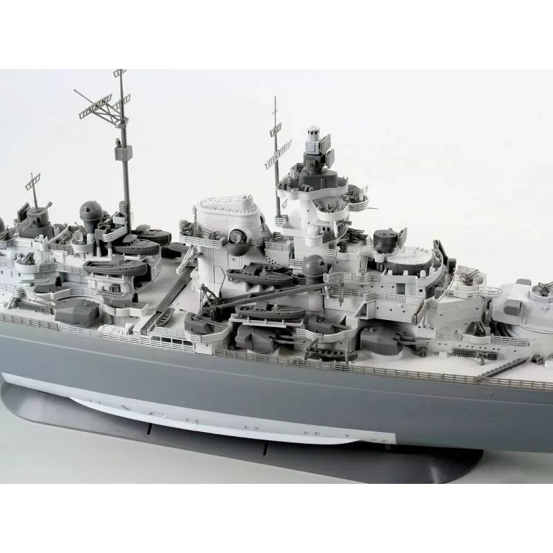 Plastmudellaev REVELL Tirpitz mõõtkavas 1:350
