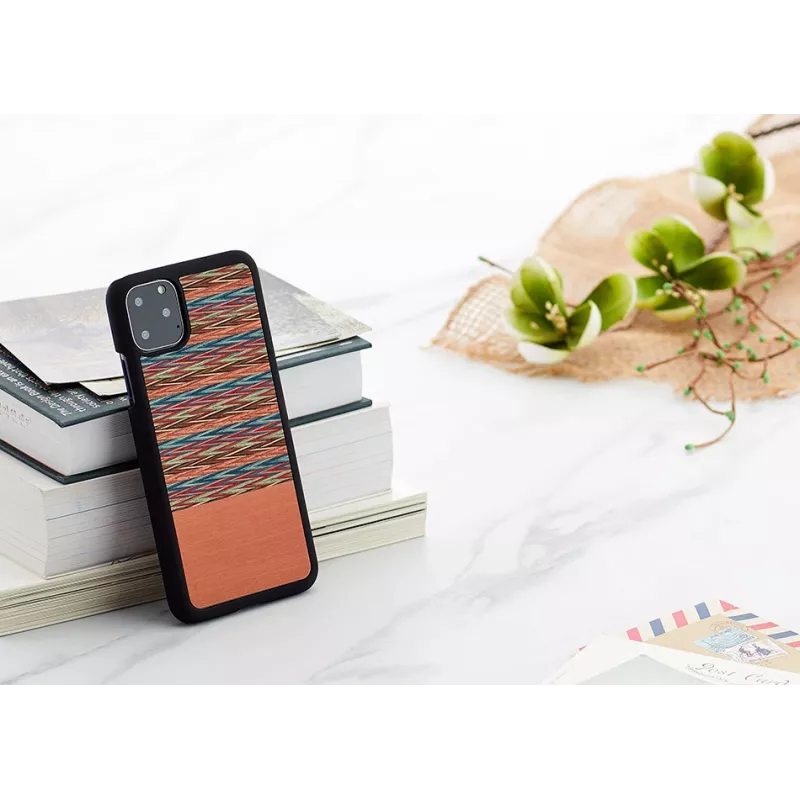 Nutitelefoni ümbris man and wood iPhone 11 Pro Max jaoks — pruun ruuduline, must ääris