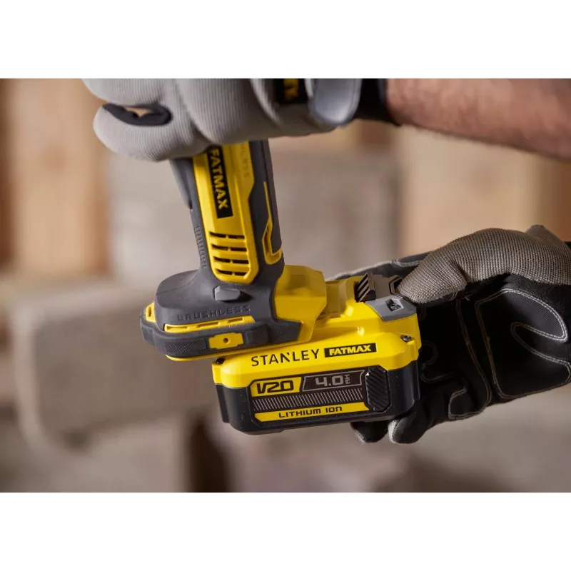 BLACK & DECKER | 18V V20 125mm Harjadeta Nurklihvija | SFMCG700B-XJ | 18 V | Liitium-ioon tehnoloogia