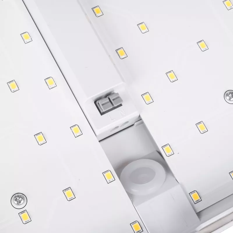LED-lauavalgusti MACLEAN MCE292W liikumisanduriga, 950 lm, valge
