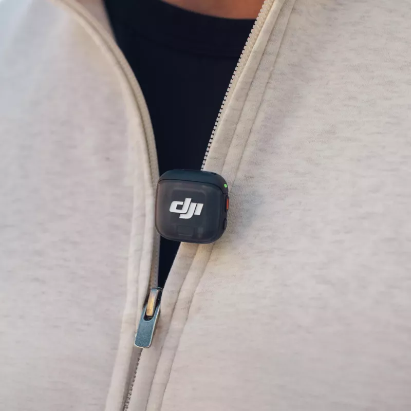 Juhtmevaba kehapakisaatja DJI MIC 3 — kompaktne kaasaskantav mikrofoni saatja, must/hall