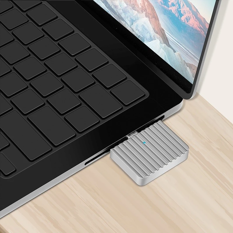 Väga väike USB3.2 Gen2x1 SSD korpus USB-C NVM