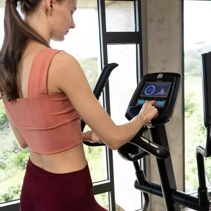 Elliptiline trenažöör Horizon Fitness Andes 5.1 — 20 takistustasemega, 12 programmi, 50,8 cm sammupikkus, 136 kg maksimaalne kasutaja kaal