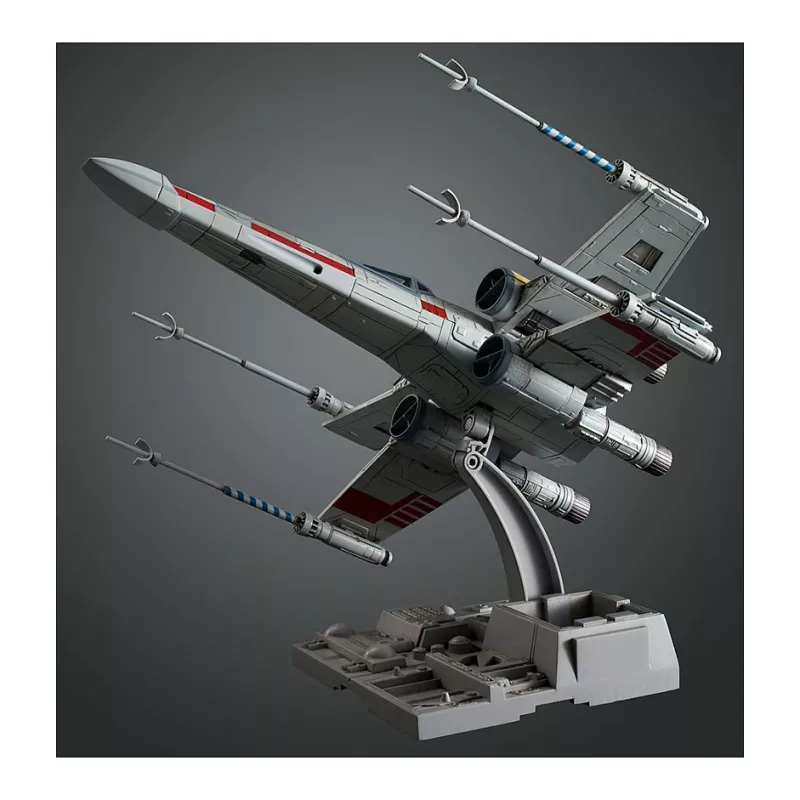 REVELL süstiku mudeli kokkupanemiskomplekt mõõtkavas 1:72 — X-Wing Starfighter, pikkus 100 mm