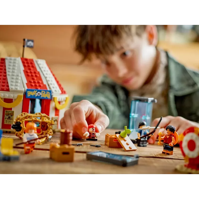LEGO klotside mängukomplekt Buggy the Clowni tsirkusetelk 75637 — 573 tükki, 4 minifiguuri, vanus 8+