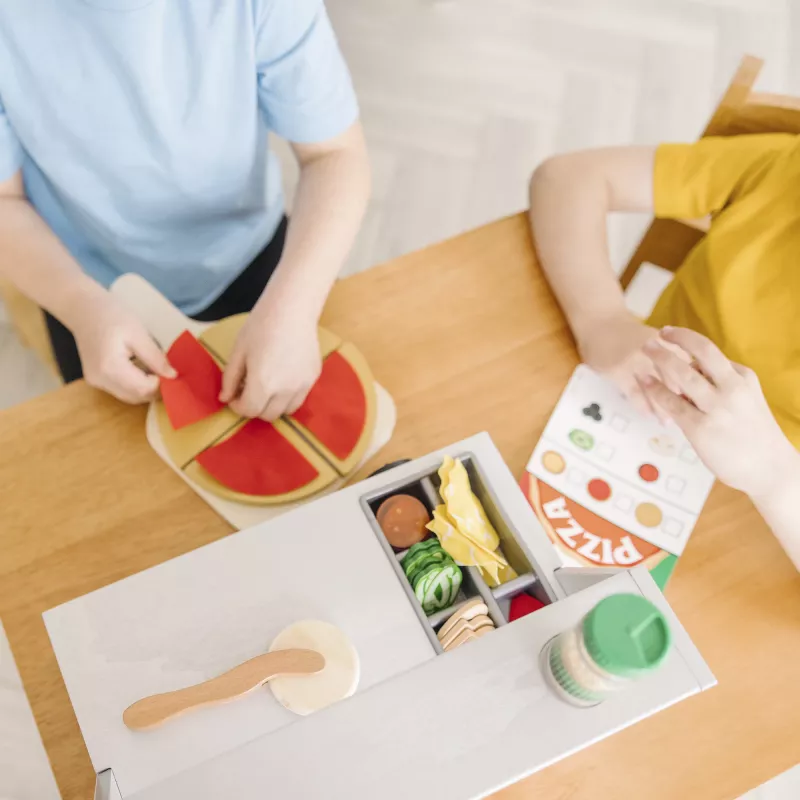 Mänguköögi lisatarvik Spin Master Melissa & Doug Top & Bake Pizza Counter, teeskletav pitsakomplekt