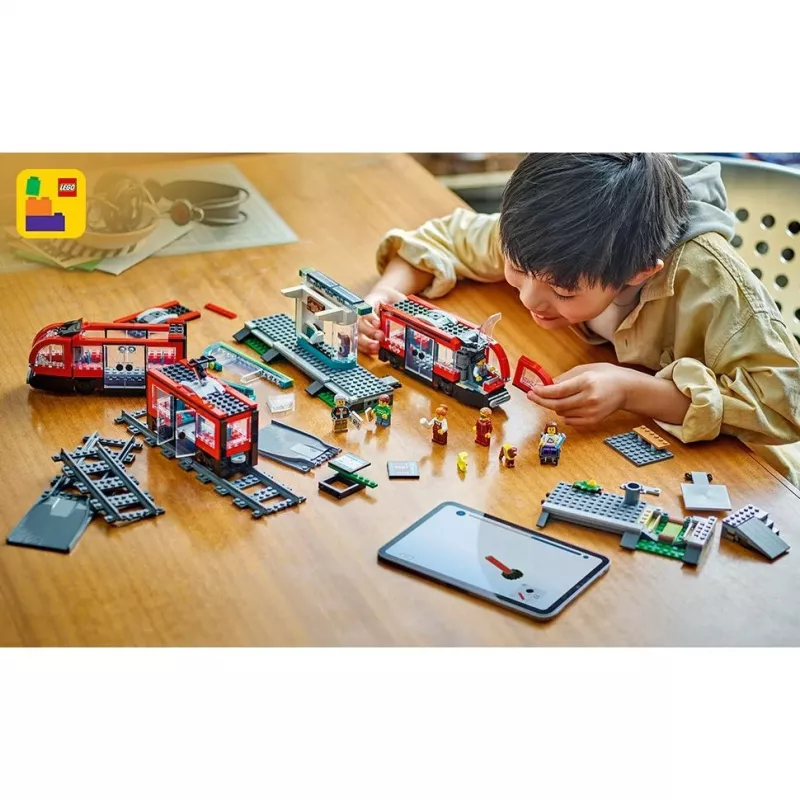 LEGO City linna trammi- ja jaama rollimängu ehituskomplekt lastele mängutrammiga, kingitus poistele ja tüdrukutele alates 7. eluaastast, kes armastavad sõidukeid