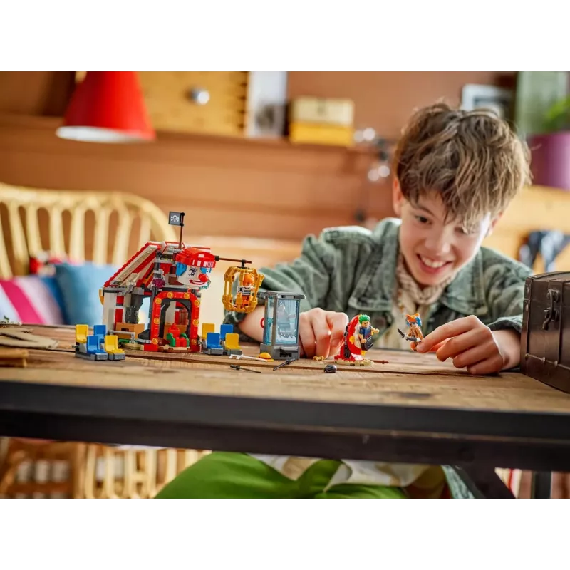 LEGO klotside mängukomplekt Buggy the Clowni tsirkusetelk 75637 — 573 tükki, 4 minifiguuri, vanus 8+