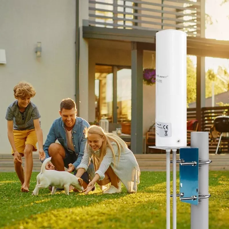 Välistingimustes kasutatav mitmesuunaline 4G LTE antenn QOLTEC 57044, 5 dBi, 600–2700 MHz, 50 W, 50 Ω, valge vasest korpus
