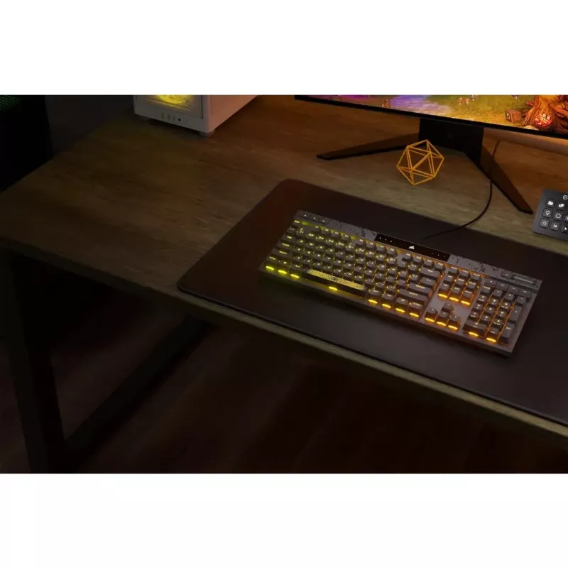 Corsair K70 MAX klaviatuur Mängimine USB Saksa Must
