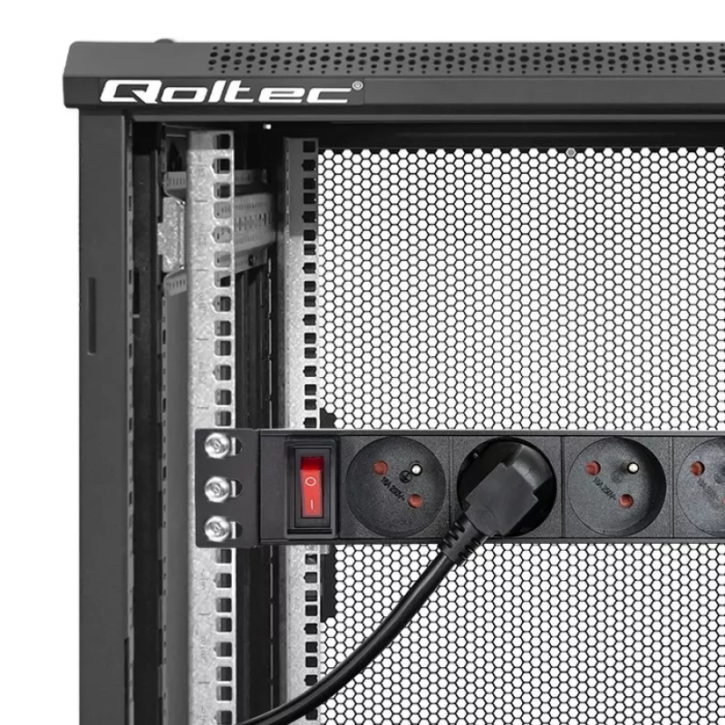 Qoltec alumiiniumist PDU 10'' RACKile | 1U | 16A | 4xPRANTSUSE | 1,8 m