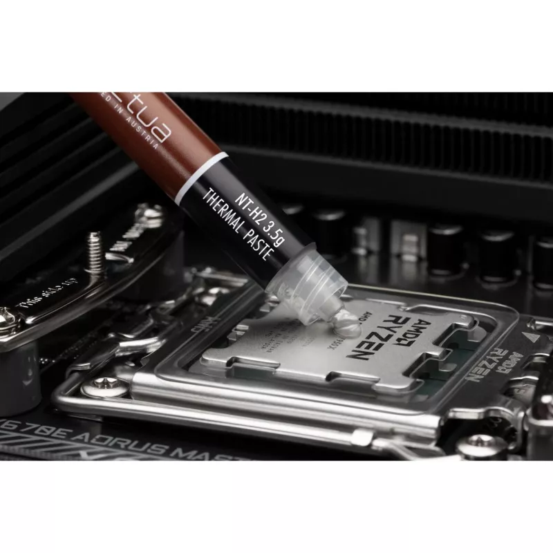 Noctua NT-H2 3.5G AM5 EDITION Wärmeleitpaste 3,5 Gramm inkl. Wärmeleitpasten-Dichtblende NA-STPG1 und 3x Reinigungstuch