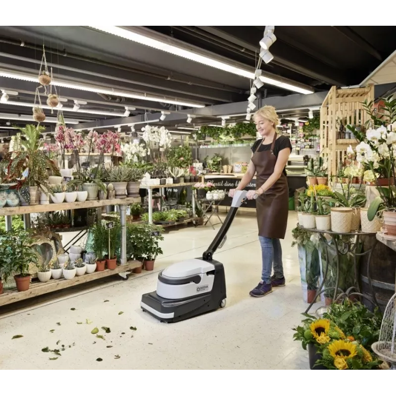 Nilfisk SC250 põrandapuhasti/kuivati 300 W 680 m²/h järelkõndimisega (9087380020)