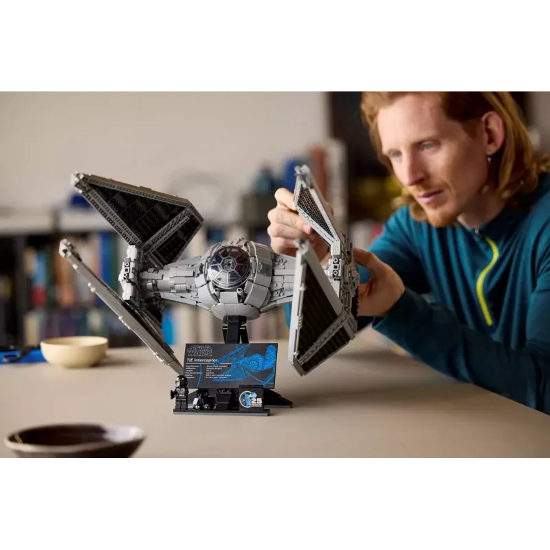 LEGO Star Wars Tie Interceptor mudel 75382 — üksikasjalik tähtvõitleja ehitus, 1931 tükki, 18+