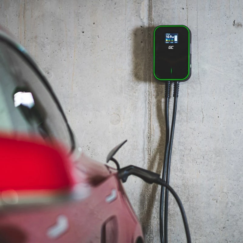 Elektrisõiduki laadimisjaam roheline Cell EV14 22 kW must alumiinium seinale