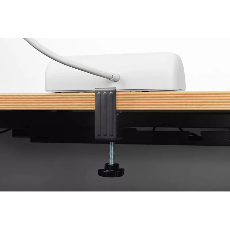 Pistikupesadega pikendusjuhe DIGITUS 3-ooline, 2×USB-A ja 1×USB-C, 3 vahelduvvoolu pistikupesa tüüp E/F, 1,5 m kaabel, valge