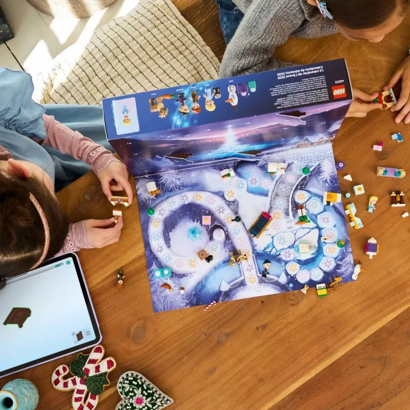 Ehitusmänguasi LEGO Disney Frozen Advent Calendar 2025 komplekt 43273 — 231 osa, 4 minifiguuri, vanus 5+
