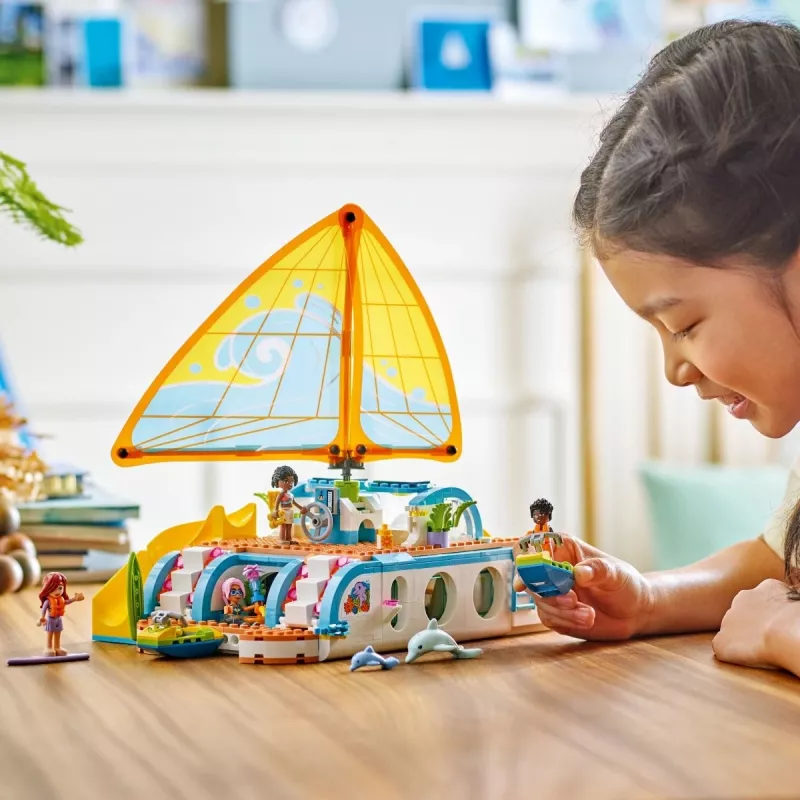 LEGO Friends mängukomplekt Reisikaatri seiklus 42664 — 685 detaili, 4 mininukku, vanusele 8+, 260×190×320 mm