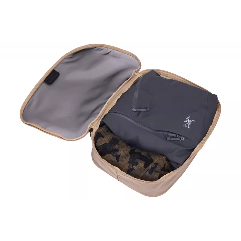 Thule 5574 Pakkimiskast keskmine pehme beež