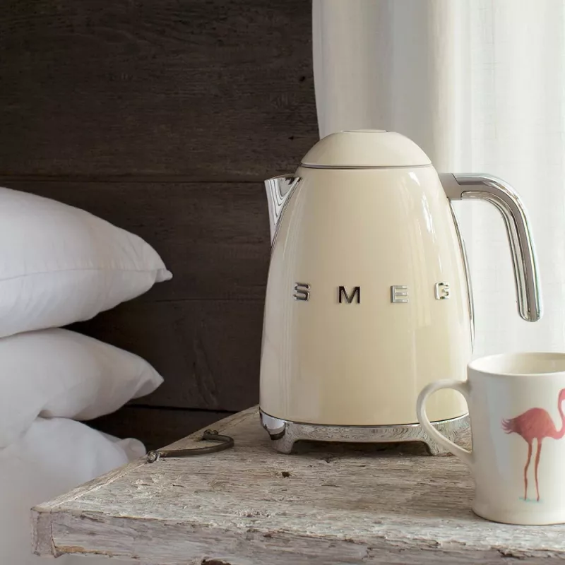 Elektriline veekeetja Smeg 1.7L 2400W Cream