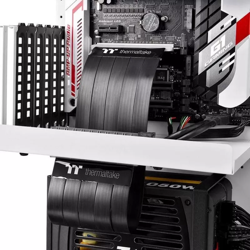 Thermaltake AC-045-CN1OTN-C1 liidesekaardid / adapter sisemine PCIe