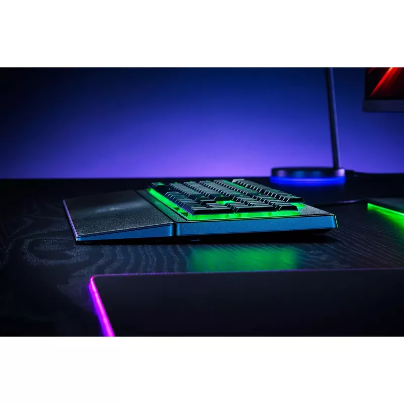 Mänguriklaviatuur Razer Ornata V3 X Full-size USB, membraanlülitid, RGB LED taustvalgustus, randmetugi, 1000 Hz küsitlussagedus, must
