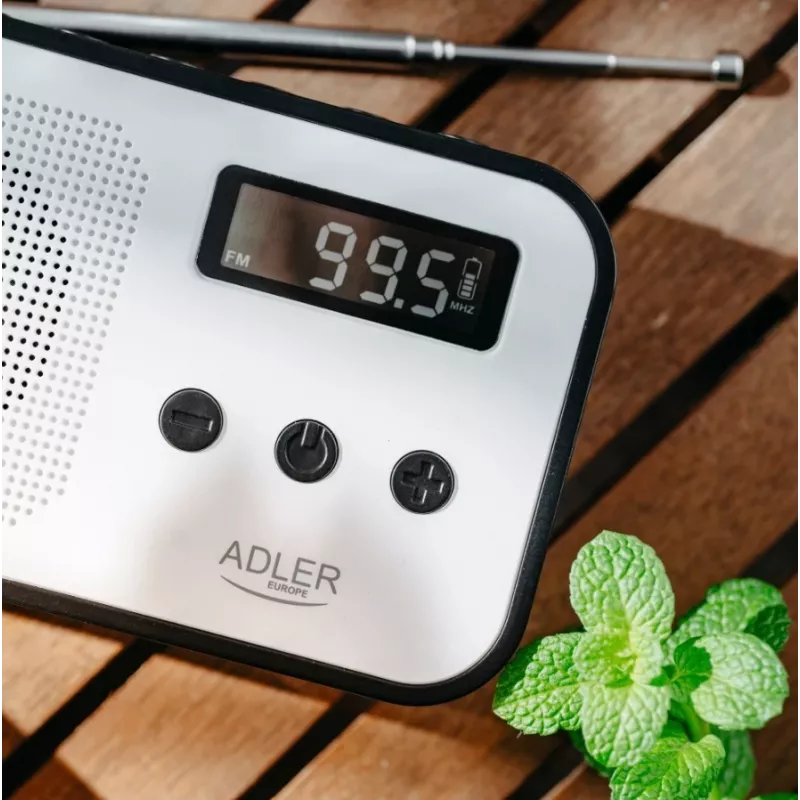 Portable digital radio Adler AD 1907 — AM/FM, digital tuner, alarm, USB-C, 600 mAh battery, LCD, 20 presets, telescopic antenna