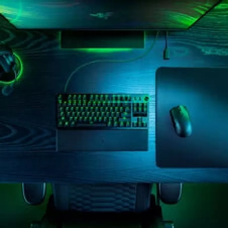 Mängurihiire ja hiiremati komplekt Razer Viper V3 Pro + Gigantus M, must
