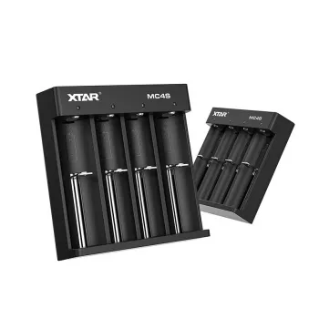 XTAR MC4S 4-pesaline lauaaku laadija silindrilistele Li-ioon 18650 ja NiMH (A/AA/AAA/AAAA/C/D) akudele, 1 A väljund, 5 V sisend, must