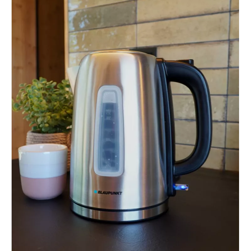 Elektriline veekeetja BLAUPUNKT EKS412 — 1,7 L roostevaba teras, 2200 W, veetaseme indikaator, 360° alus