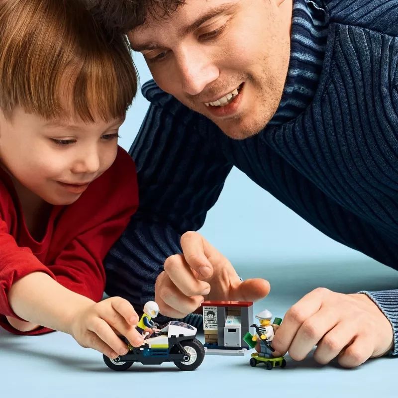 LEGO City politseimootorratta tagaajamise komplekt 60455 — 65 tükki, 2 minifiguuri, vanusele 4+