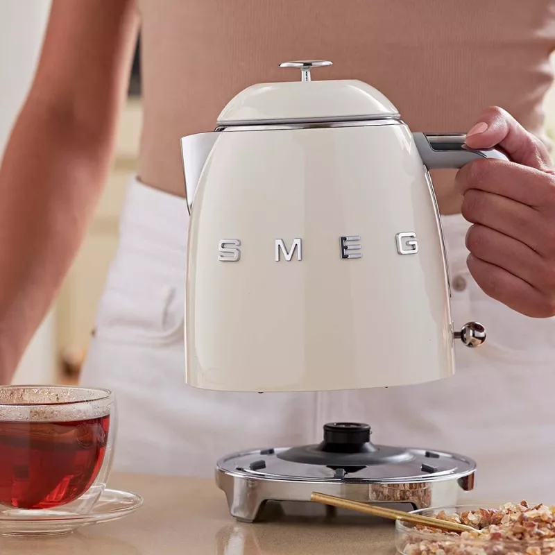 Elektriveekeetja Smeg 0,8L 1400W Beež